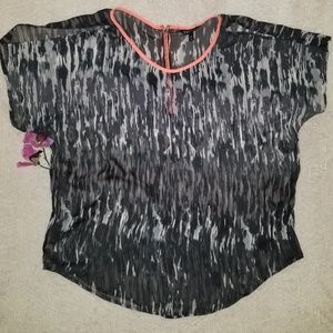 3 for $10 EXPRESS cold shoulder abstract blouse